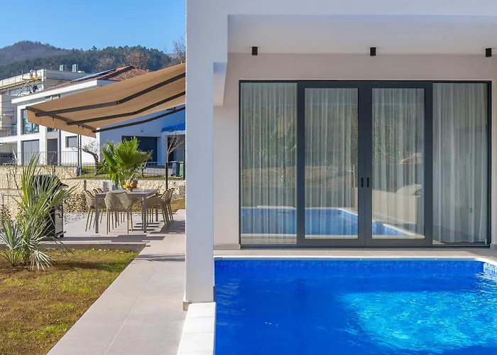 Vila Casa Fani Icici